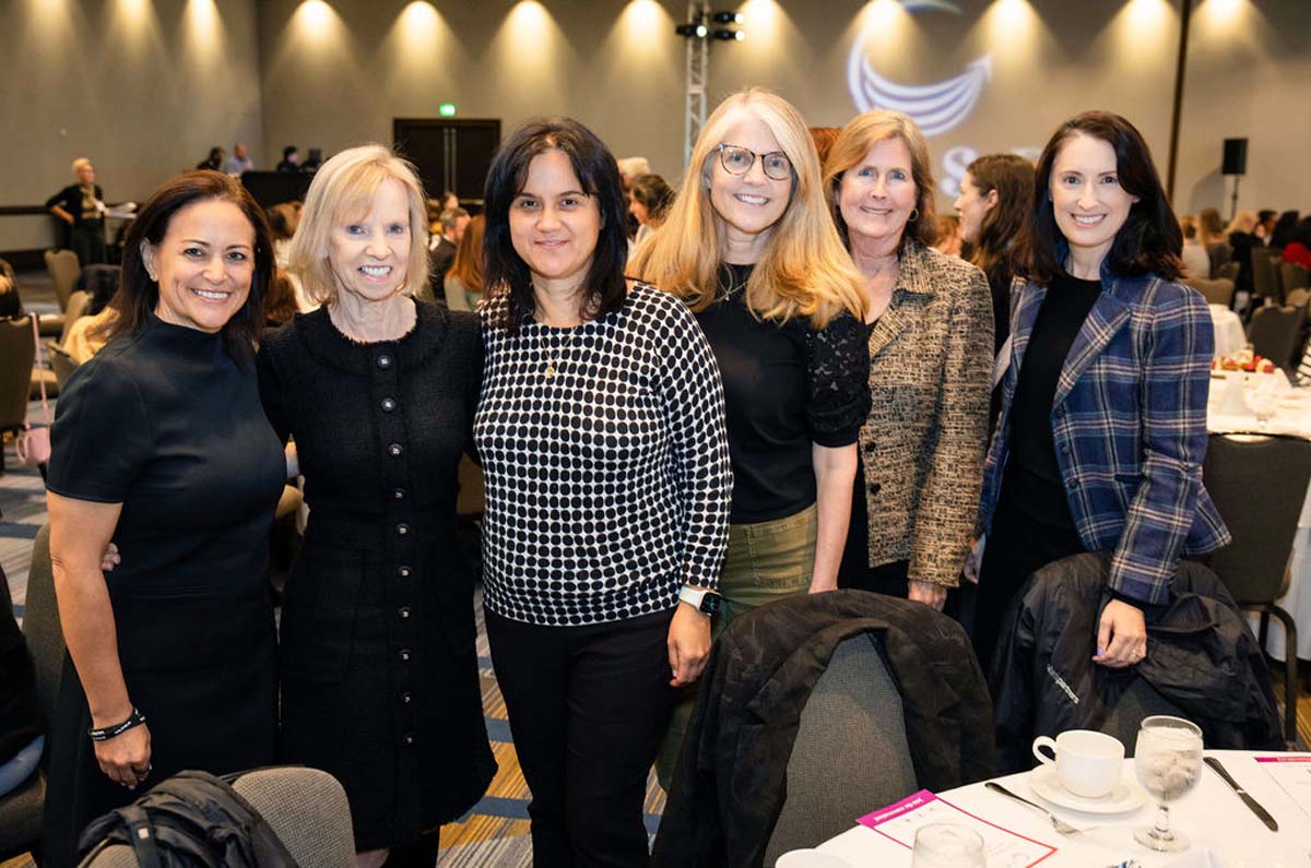 Financial Woman of the Year attendees